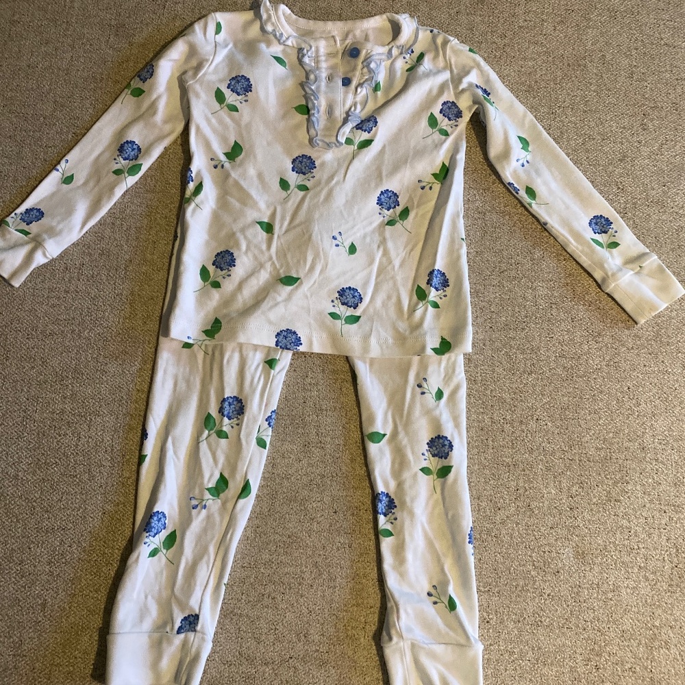 Little English pajamas size 4